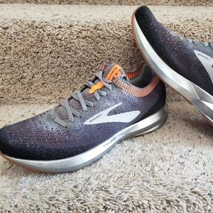 Brooks Levitate 2 Men's size 11